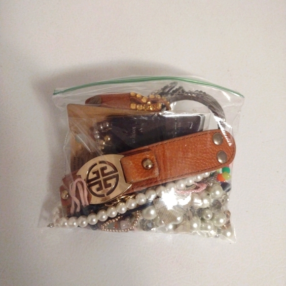 Source Unknown Jewelry - Craft Bag Of Broken Jewelry Vtg-now For Art Projects Etc Faux Pearls